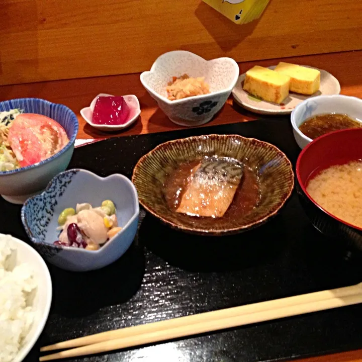 Snapdishの料理写真:朝ごはん  鯖の味噌煮|ぽんたさん