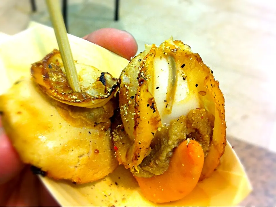 Grilled giant scallops. Yums!|coxiella24さん