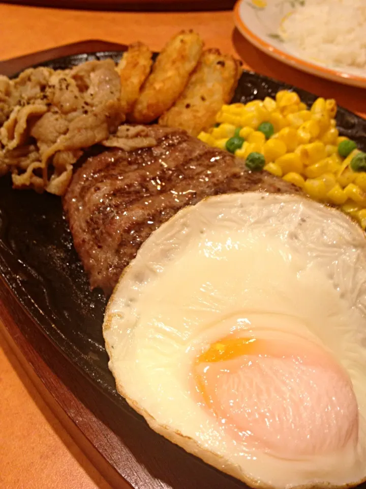 Snapdishの料理写真:ハンバーグ＆焼肉(｀_´)ゞ|チロルさん