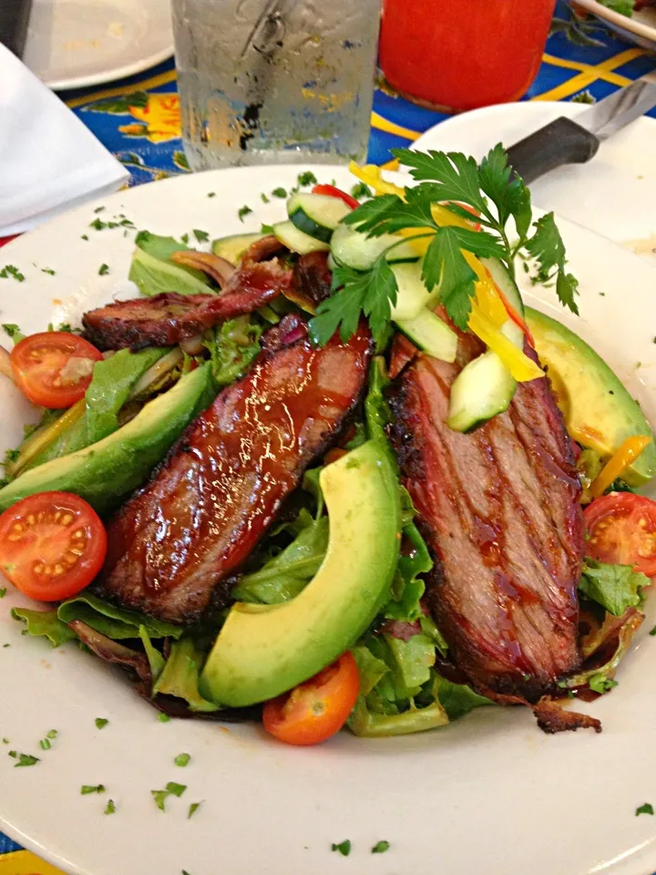 Tri tip salad Lucille's|Ariz Guzmanさん