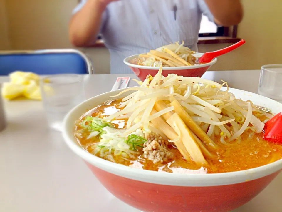 Snapdishの料理写真:みそラーメンよし乃 でやっぱりみそラーメン大盛り！|なべだいさん