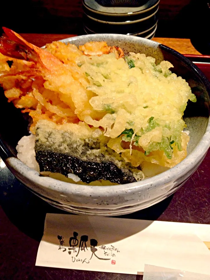 お昼は天丼🍤|りんさん