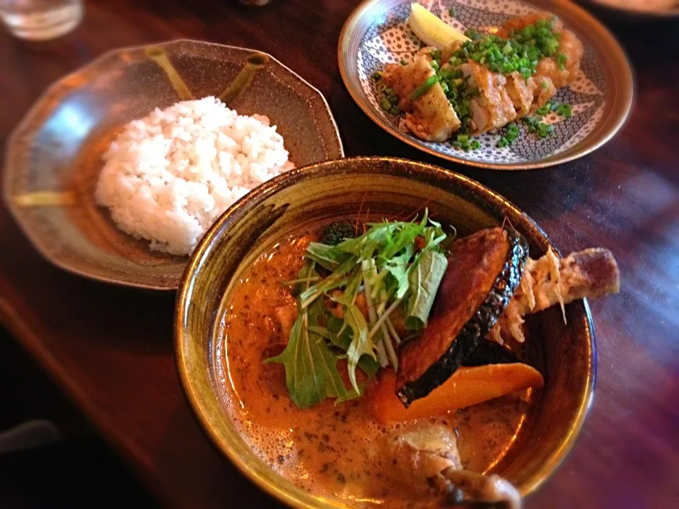 チキン野菜スープカレーのネギ塩ザンギトッピング。|こたさん