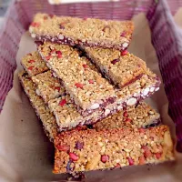 Snapdishの料理写真:Mixed nut granola bars|Nicola Byrneさん