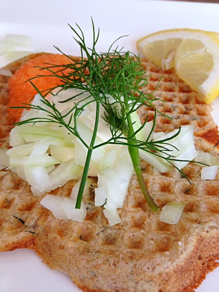 Whole Grain Waffles with Chopped Onion and Dill|ozzy sparaさん
