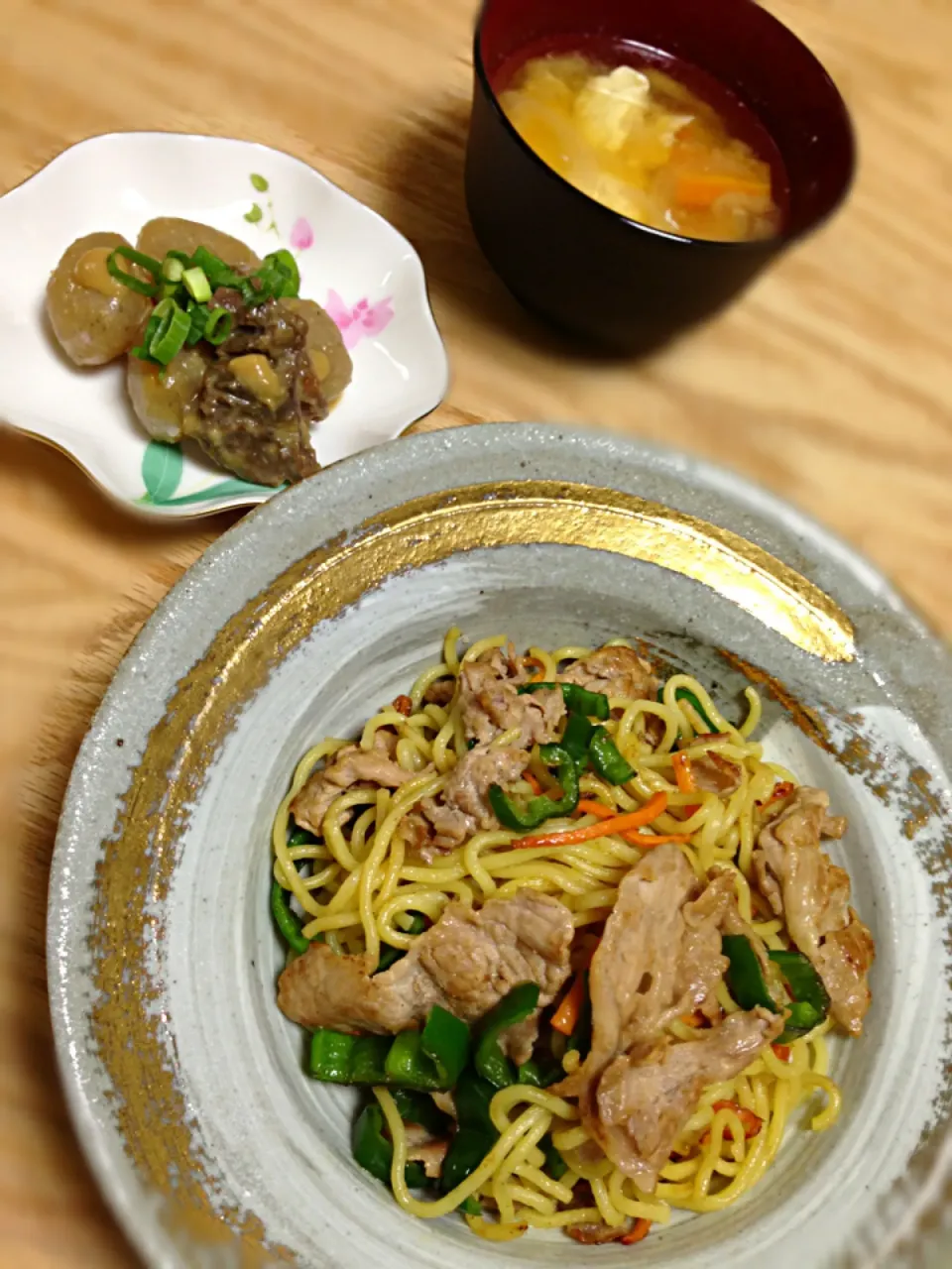 Snapdishの料理写真:塩焼きそば＆牛スジ土手焼き|ゆきぼぅさん