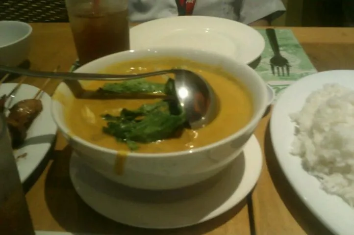 kare-kare from Gilligan's|Jeric Mallariさん