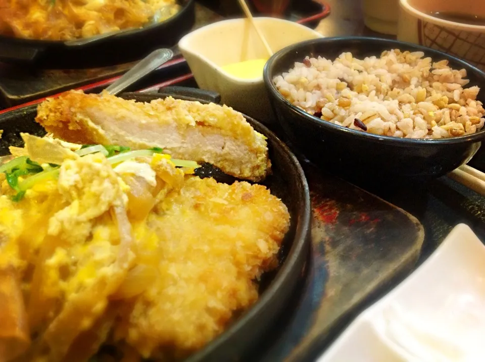 鐵板炸豬排丼飯|李孟峰さん