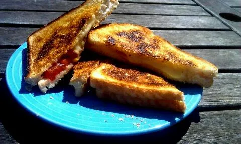 grilled cheese avec tomates :)|Natalie Collisさん