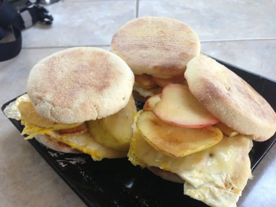 Homemade egg muffins with fried Fuji apples, baby Swiss and smoky seasoning.|David McGuireさん