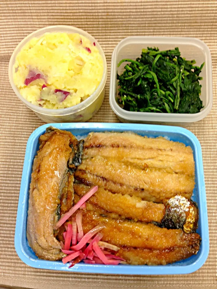 いわしの蒲焼き弁当 さつまいもポテサラ ほうれん草の胡麻和え|Yoko Hayashiさん