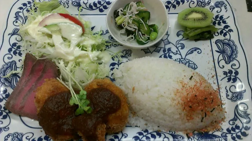 カニクリームコロッケ定食|まぐろさん