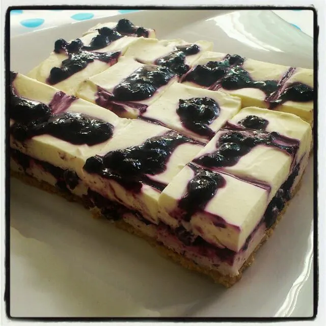 Blue berry yogurt cheesecake|warittha pさん