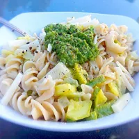 Brown rice pasta with summer squash, raw goat cheddar, and a sunflower seed basil pesto|whitney kearさん