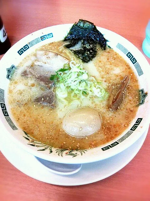 味卵豚骨ラーメン|坂口春香さん