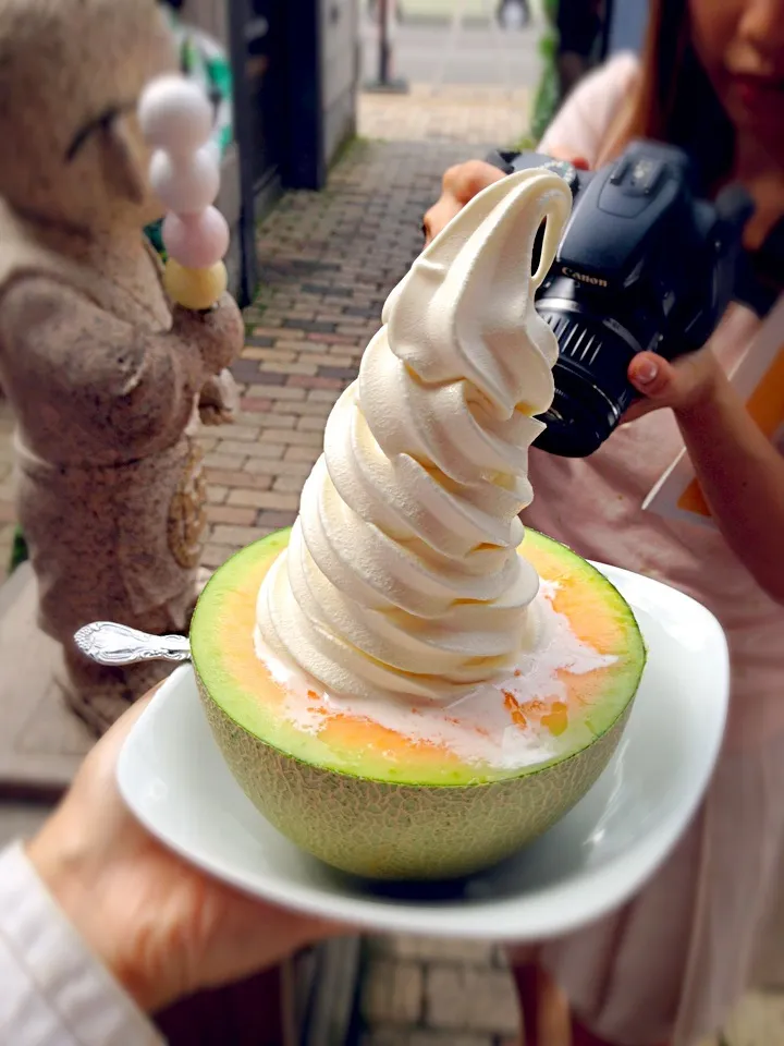 High level soft cream on top of melon|PhUnGさん