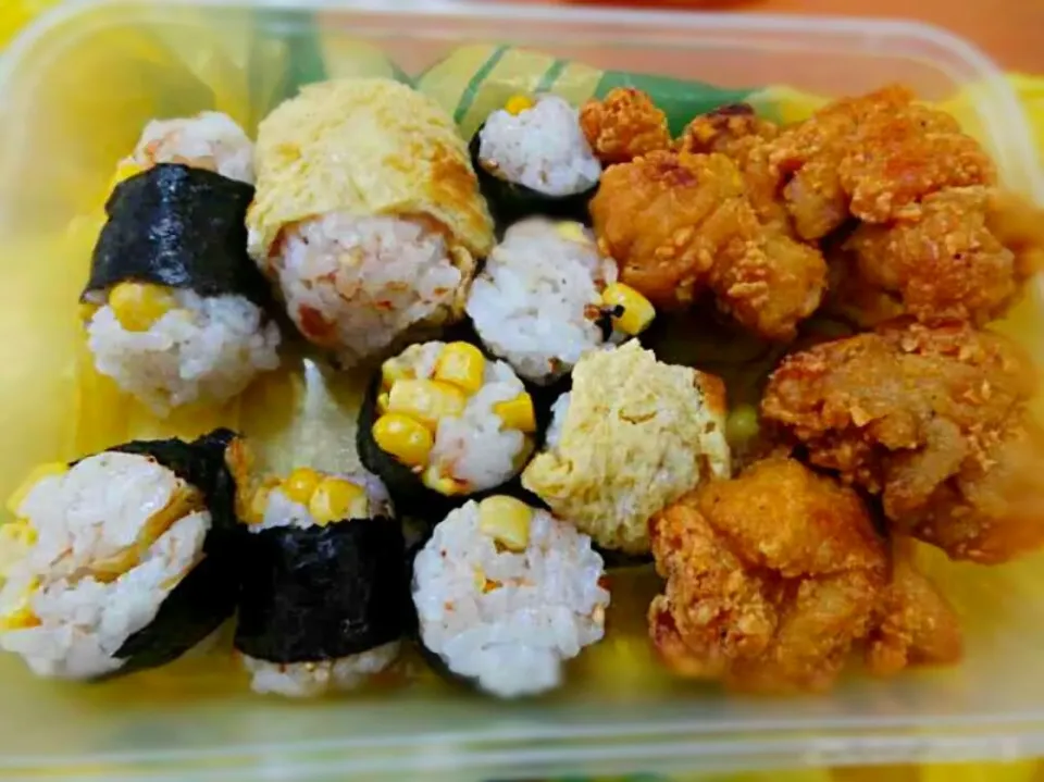 Sushi + Chicken Karage Bento|DoLly Dollyさん