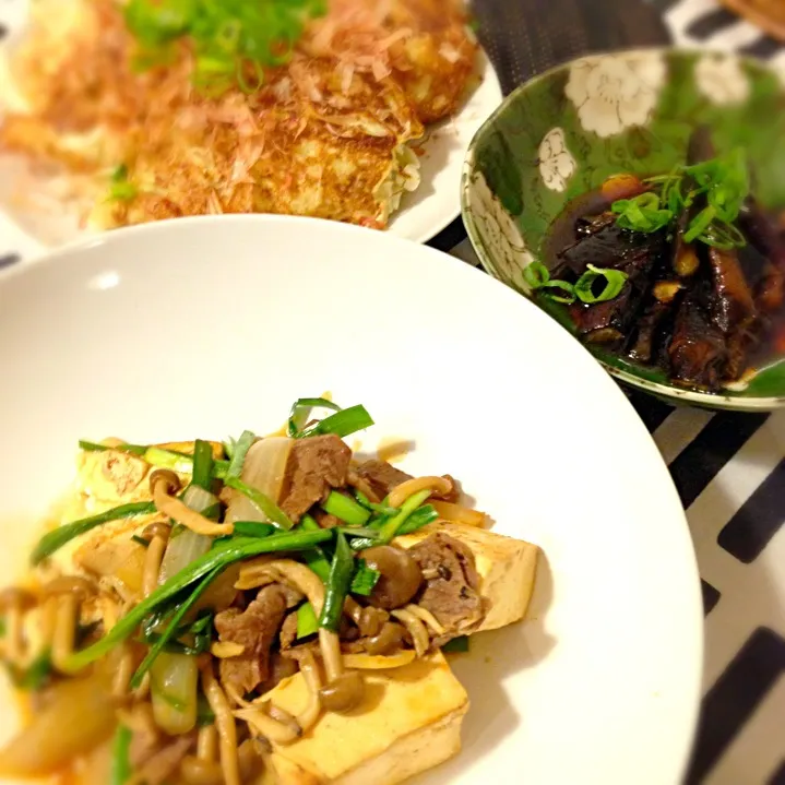 もこみち流🌟牛肉と豆腐のピリ辛焼き🍀茄子の生姜醤油和え🍀出汁たっぷりキャベツ焼き|mochaさん