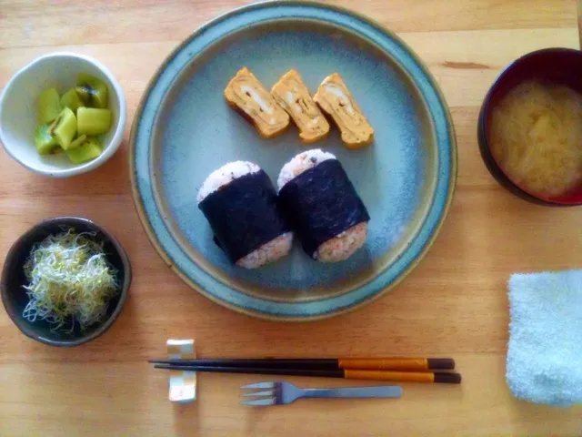 質素な普通の朝ご飯|mecooさん