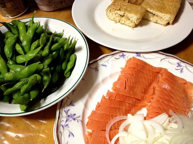 板尾油揚げ、サーモン刺身、枝豆|Sumichanさん