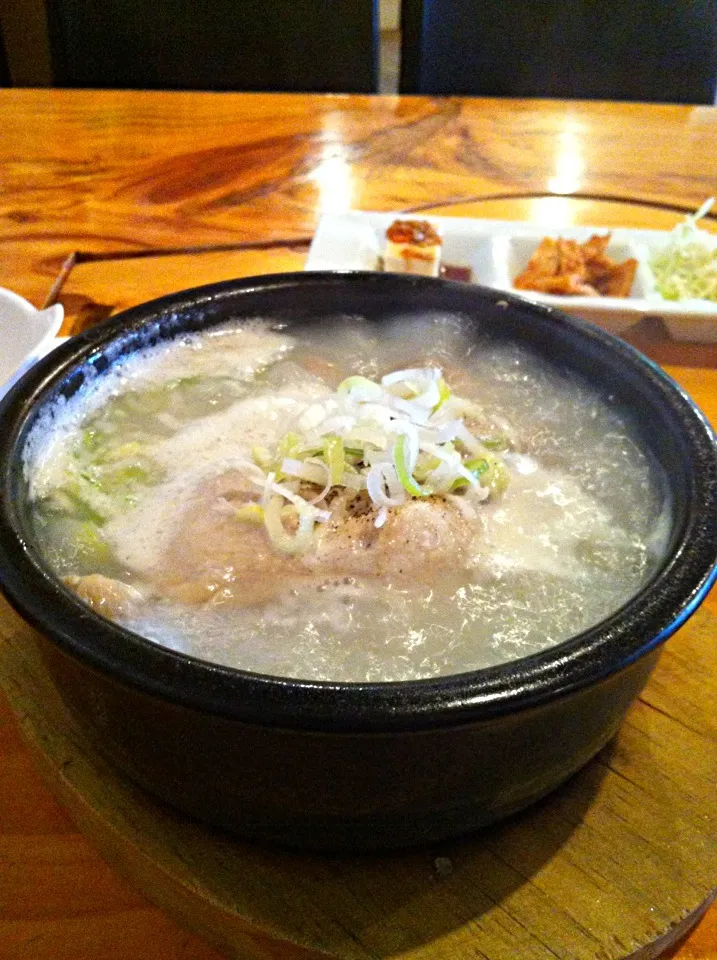 お昼は参鶏湯。沸騰してます！|abe yoshiroさん