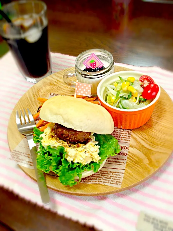 照り焼きハンバーグと卵サラダをサンド|ユカさん