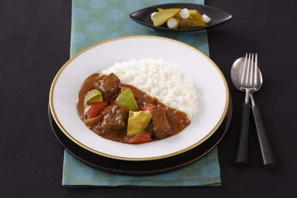 角切りビーフとアボカドのカレー|ハウス食品さん