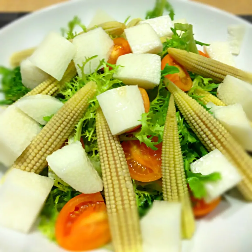 Salad for myself (I love yam) @ home sweet home|Larry Chuさん