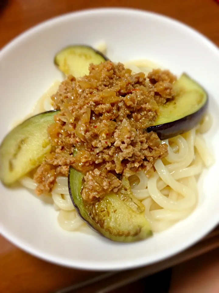 Snapdishの料理写真:鳥飼茄子の素揚げのせ肉味噌うどん|まるちゃんさん