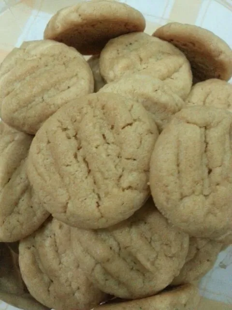 Snapdishの料理写真:Chewy Peanut Butter Cookies|Mrs BNazさん