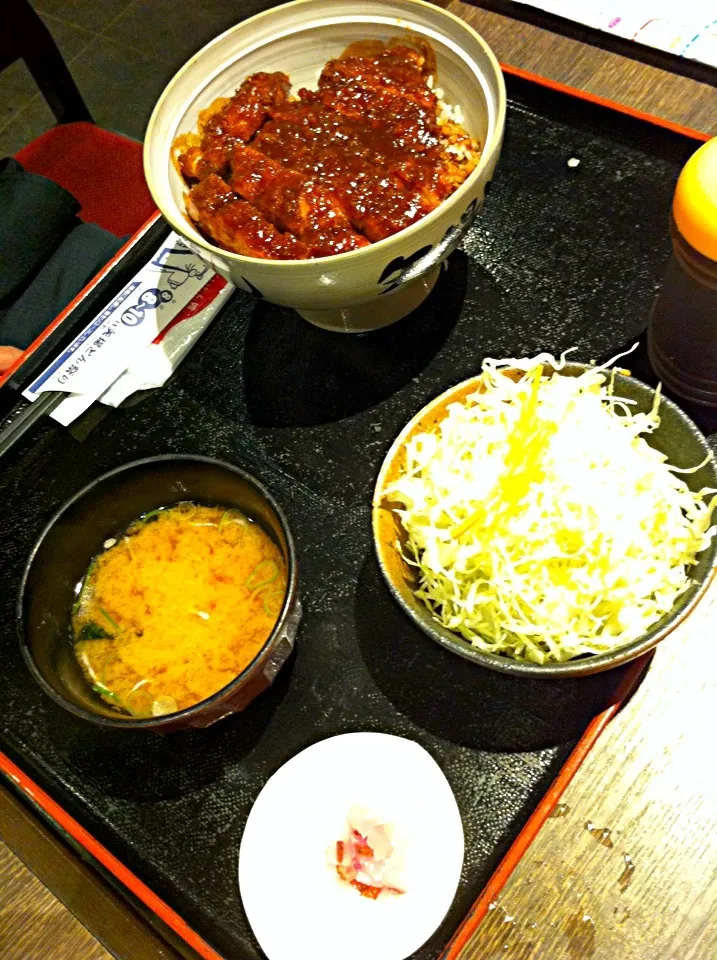 味噌カツ丼定食|ともこさん