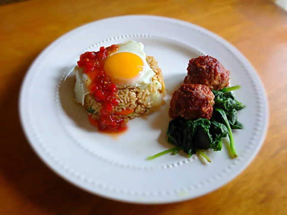 Uncle Gary's Sweet pepper relish and candied jalapeño turkey sausage meatballs with fresh spinach an organic brown rice with organic brown egg|Gary Langerさん