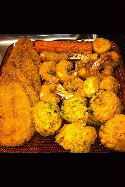 Friday Fish Fry Fired Whitting Scallops, Crab Stix Shrimp and hush puppys|Kevin Fatbelly Coleさん