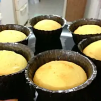 Snapdishの料理写真:Honey lemon cupcakes|Amelia Puahさん