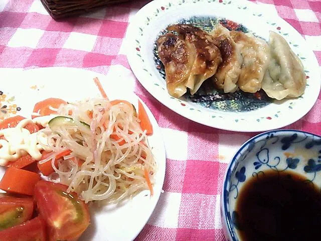 土曜ランチは昨日の残りの餃子|わこさん