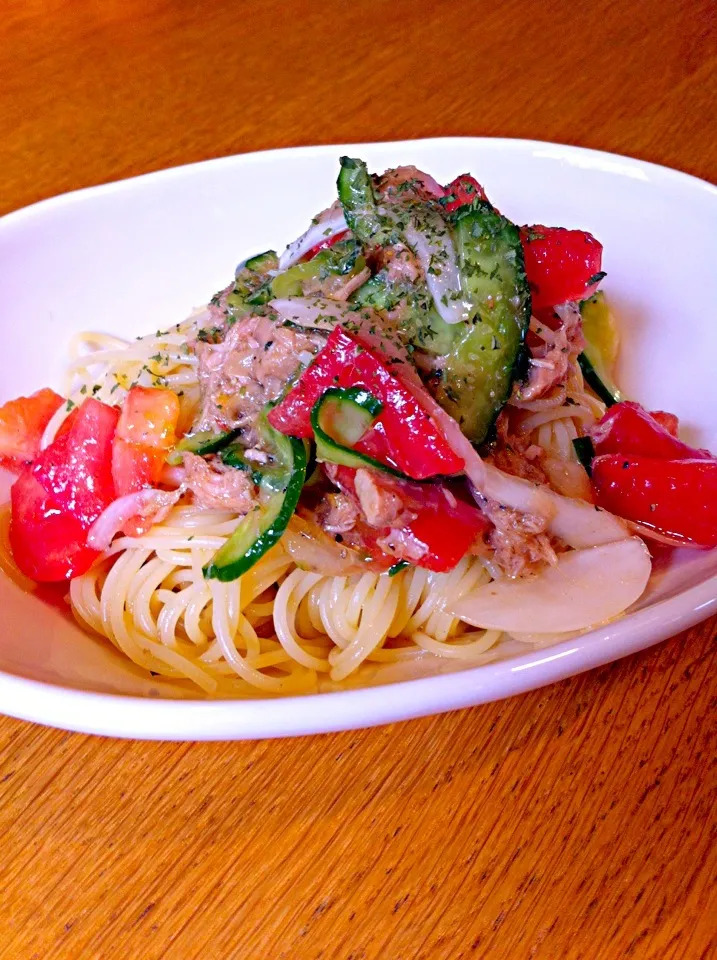 完熟トマトとツナの冷製パスタ🍝|まつださんさん