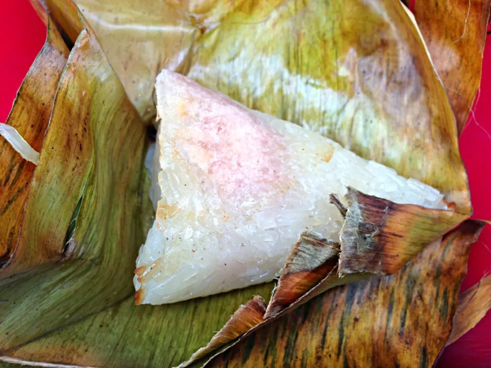 ข้าวเหนียวปิ้ง カーオニヤオ・ピン 餅米鶏肉バナナの葉包み蒸し@แผงลอยที่กรุงเทพฯ バンコクの屋台|akiさん