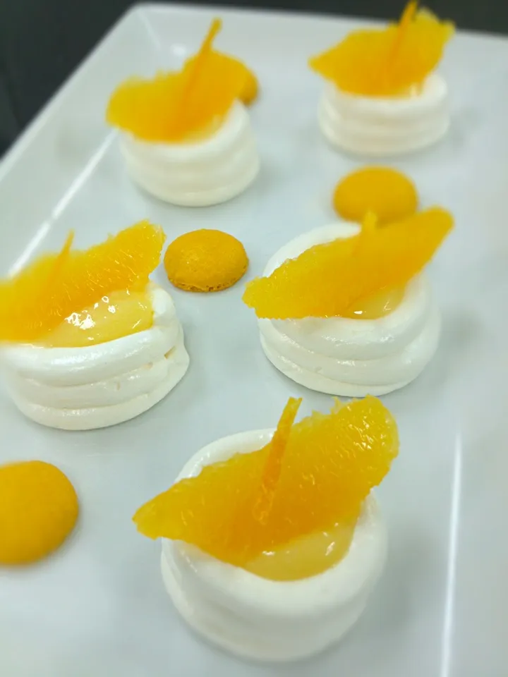 Cloudy Tangy Meringue 🍋🍊|Prae~*さん