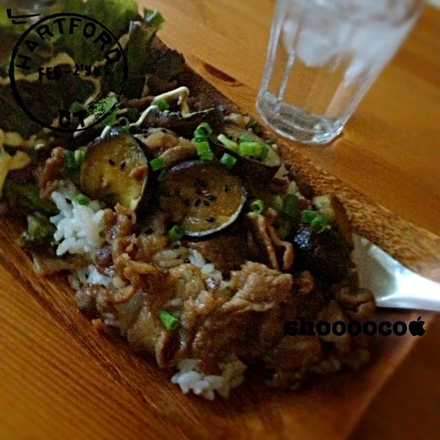 Snapdishの料理写真:豚と茄子の麺つゆバター丼|shoooocoさん