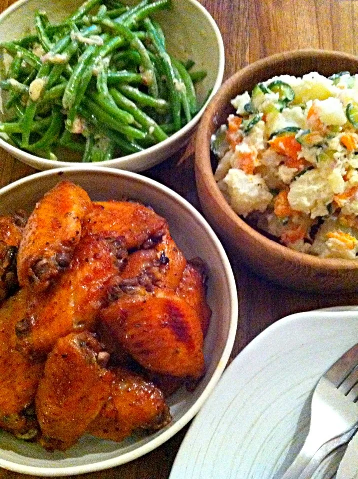 Baked Cajun spiced chicken wings, French bean salad and potato salad|karen limさん