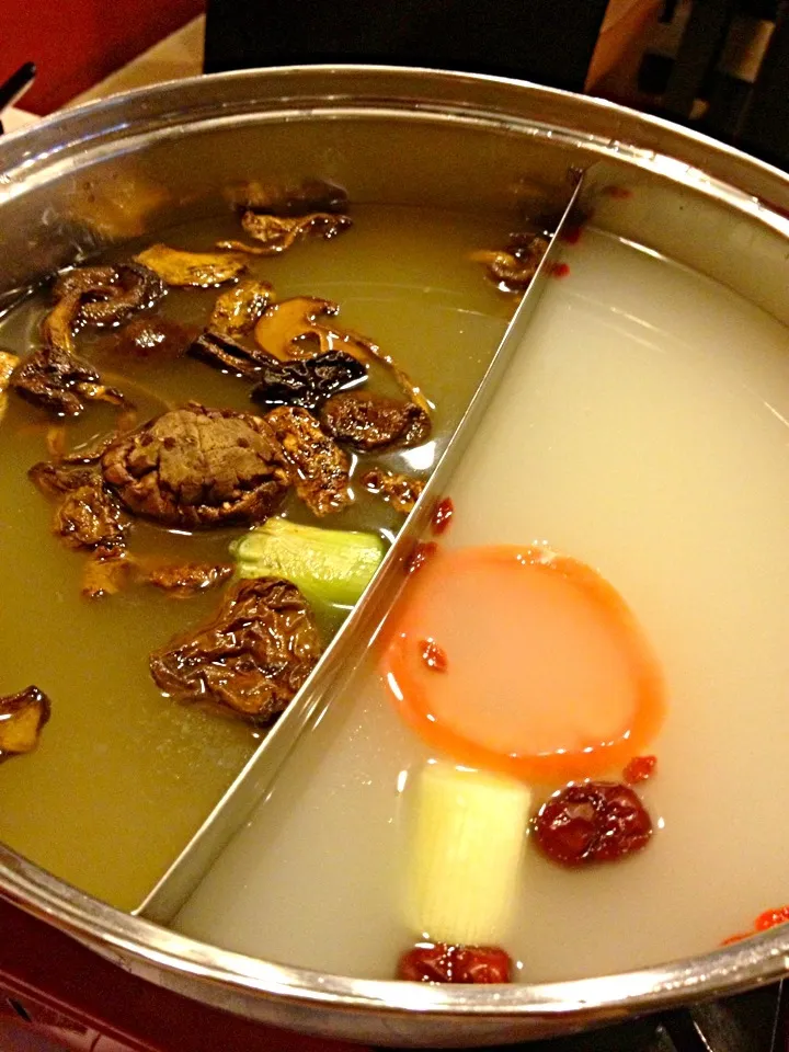 Steamboat - Wild Mushroom & Herbal Chicken Soup Base|Yvonne Limさん