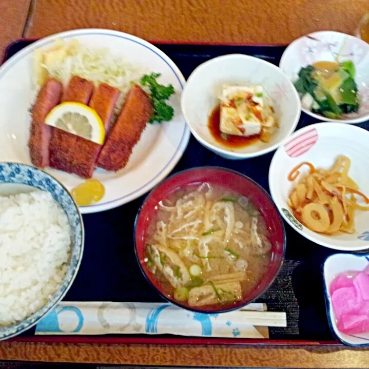 [ランチ]日替わり定食(ハムカツ)|マカロニ公爵さん