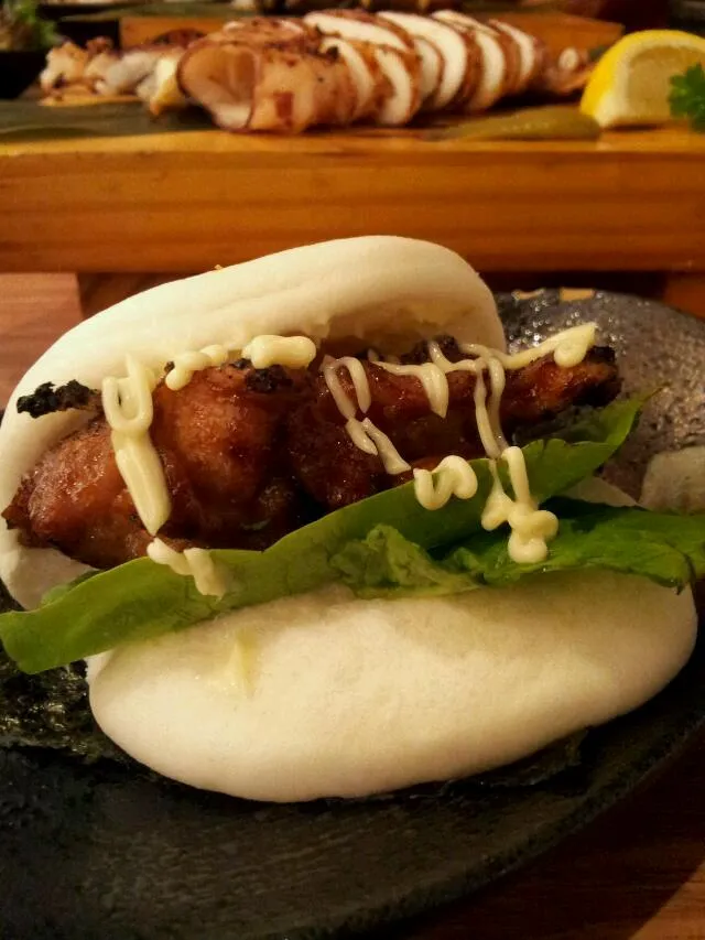 Japanese bbqed chicken bun|bridget chengさん