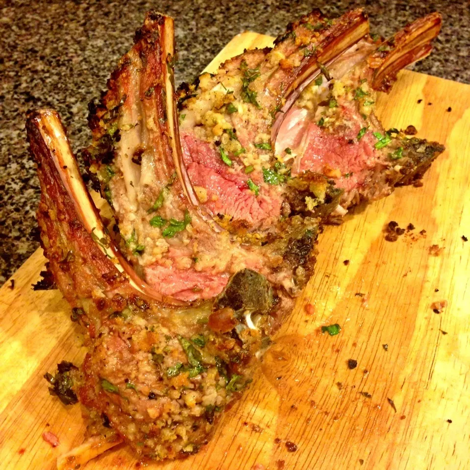 Oven roasted rack of lamb medium rare|Dhisty Saridjoさん