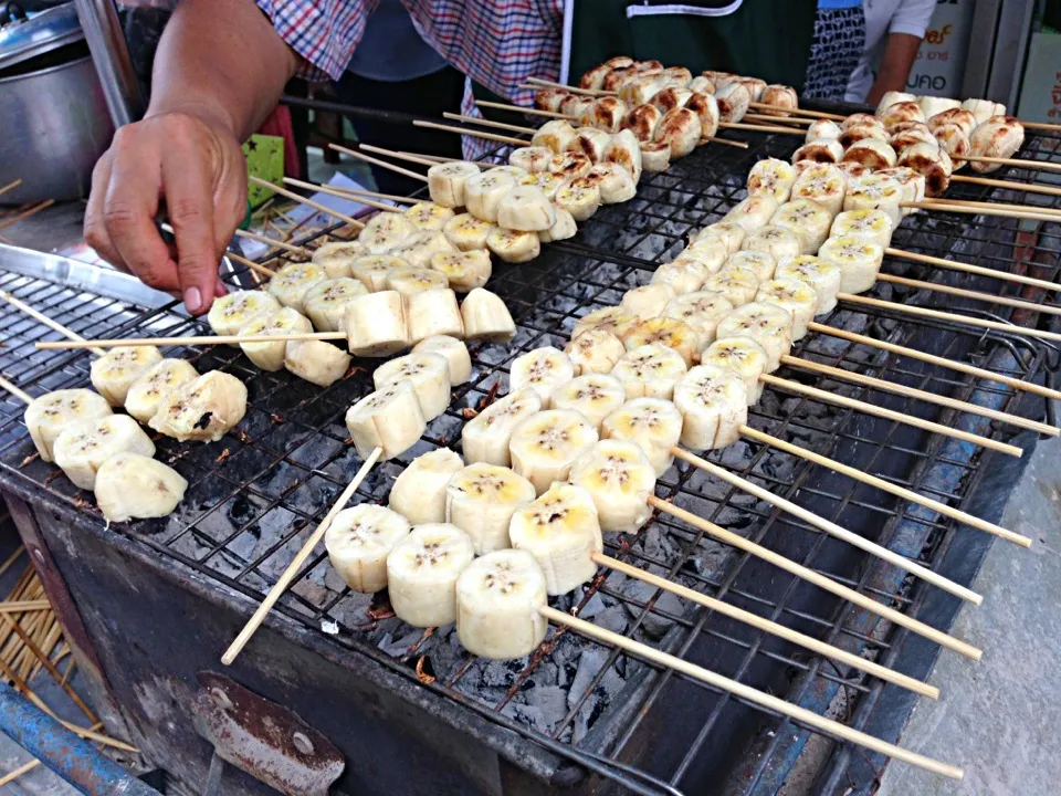 กล้วยปิ้ง 焼きバナナ🍌🍌🍌@แผงลอยที่กรุงเทพฯ バンコクの屋台|akiさん