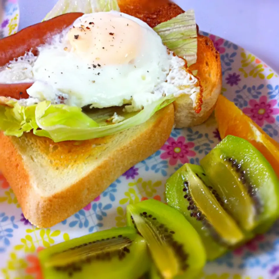 セブンの金の食パンで朝ごパン♪|いずんさん