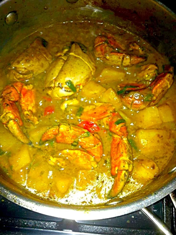 Snapdishの料理写真:Curry Crab: Caribbean Style|Eardley Walkerさん