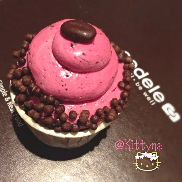 Snapdishの料理写真:🎀Chocolate Blueberry Cup cake  ⊂(・∀・)✨|🎀Kittyna🌸さん