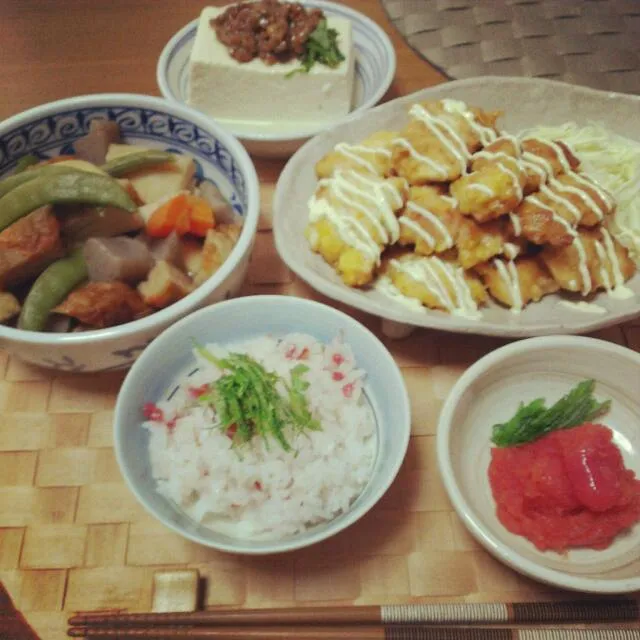 筑前煮
さっぱり梅ご飯
鶏肉南蛮風
明太子
冷奴
今日は無償に梅とシソ系が食べたかったのでf(^^;)|miyuki-*∴☆さん