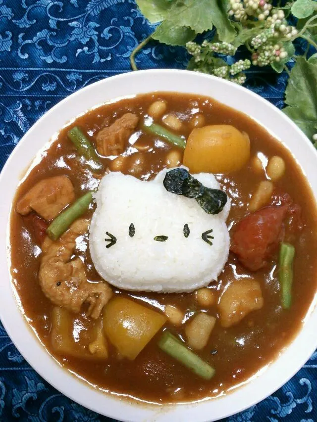 Snapdishの料理写真:次男作キティーちゃんカレー|mamaさん